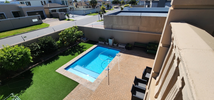 4 Bedroom Property for Sale in Parklands East Western Cape